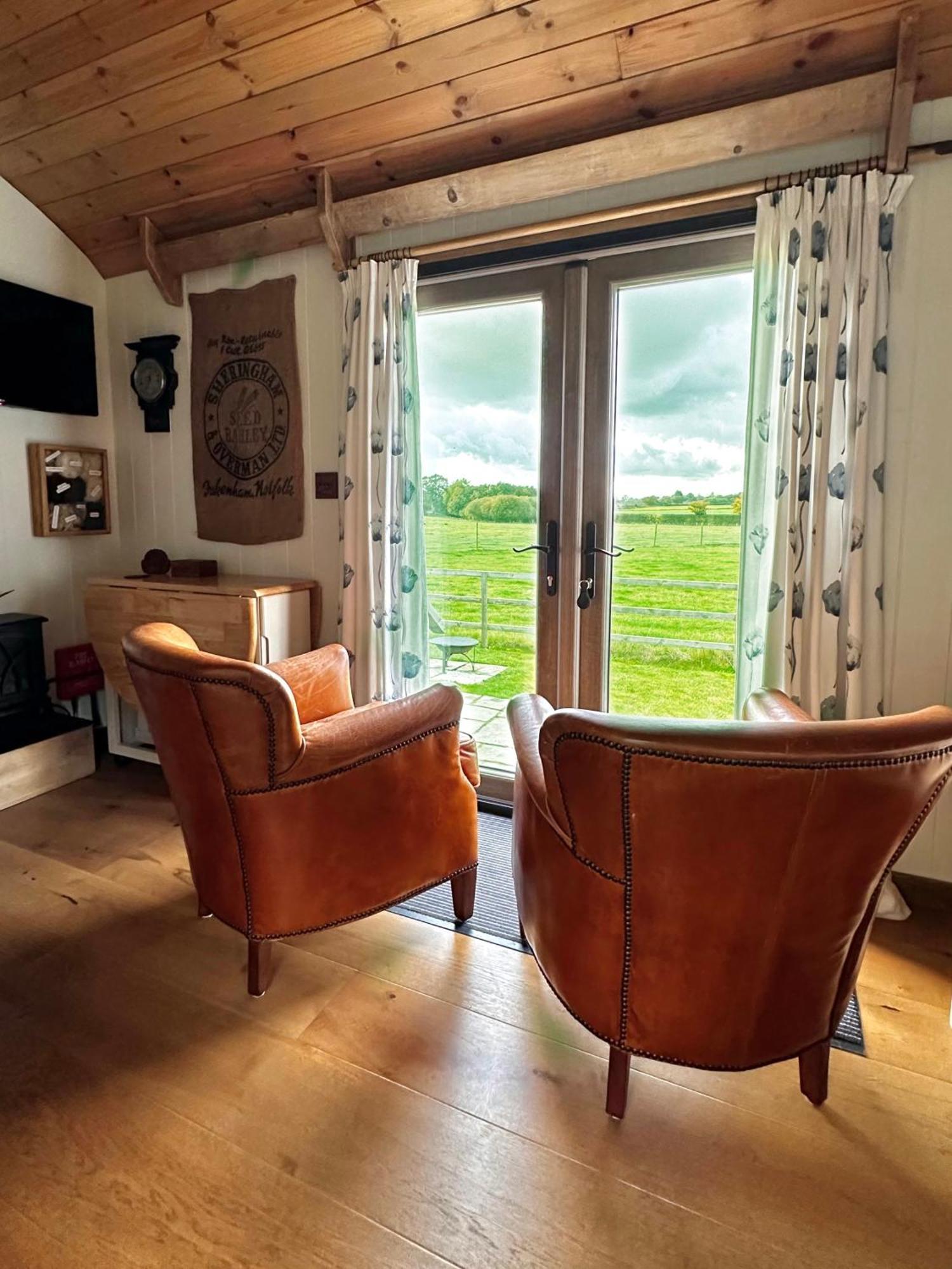 Hotel The Huddle At Big Sky Brisley Exteriér fotografie